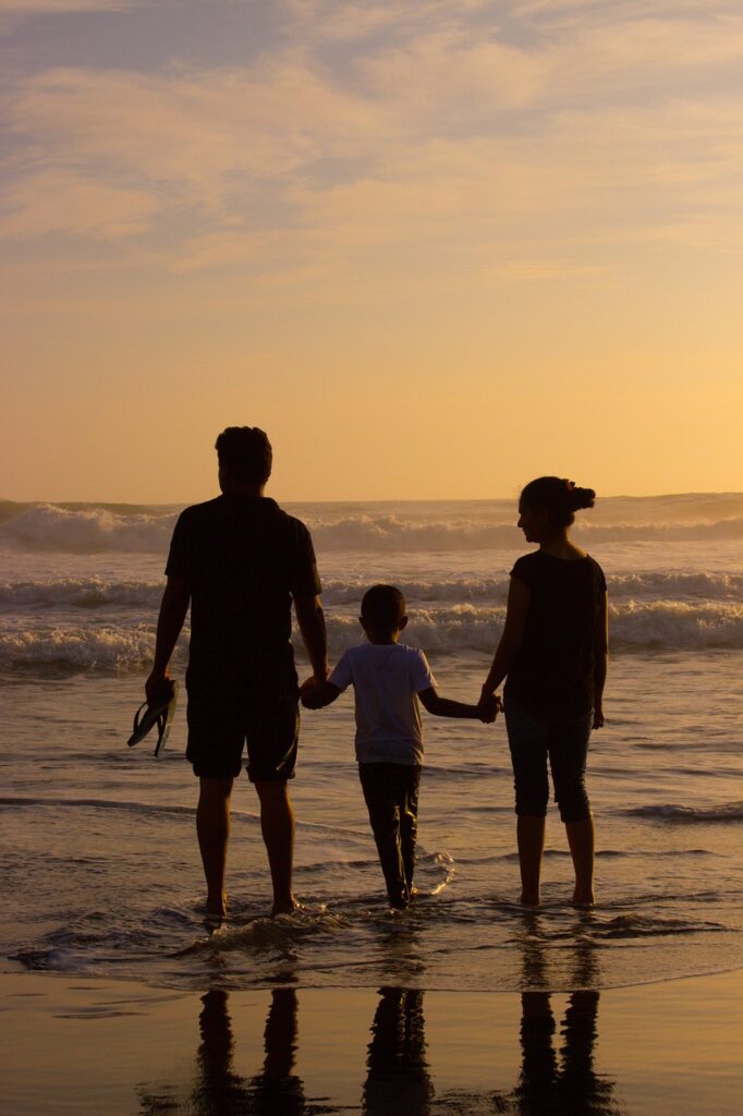 beach, family, silhouettes, love, couple, kid, nature, family silhouette, sunset, india, kerala, dusk, twilight, shore, seashore, family vacation